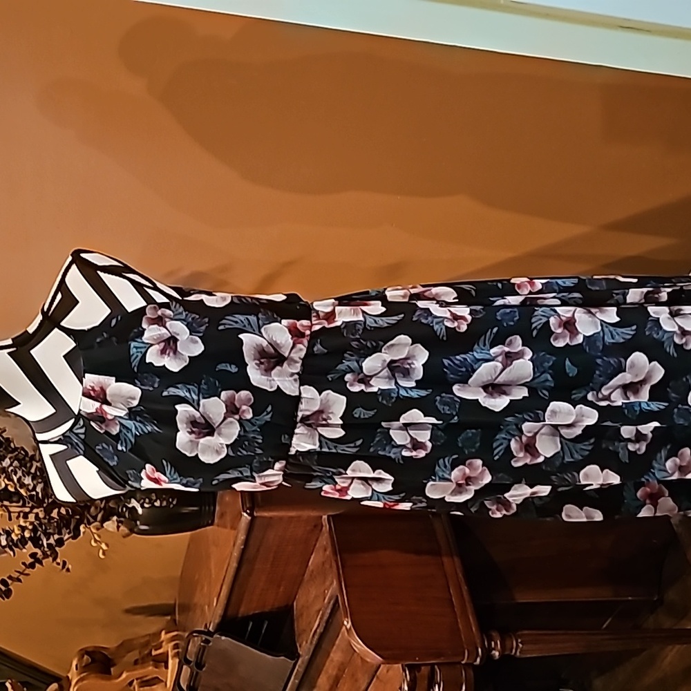 Mi A Mi Floral Dress sz M